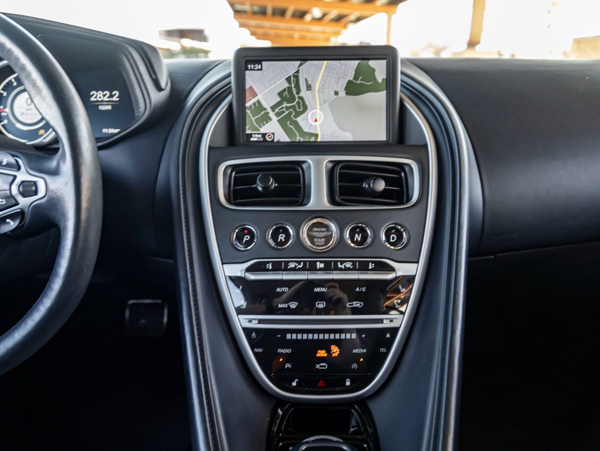 Used 2021 Aston Martin DB11 Volante image 11