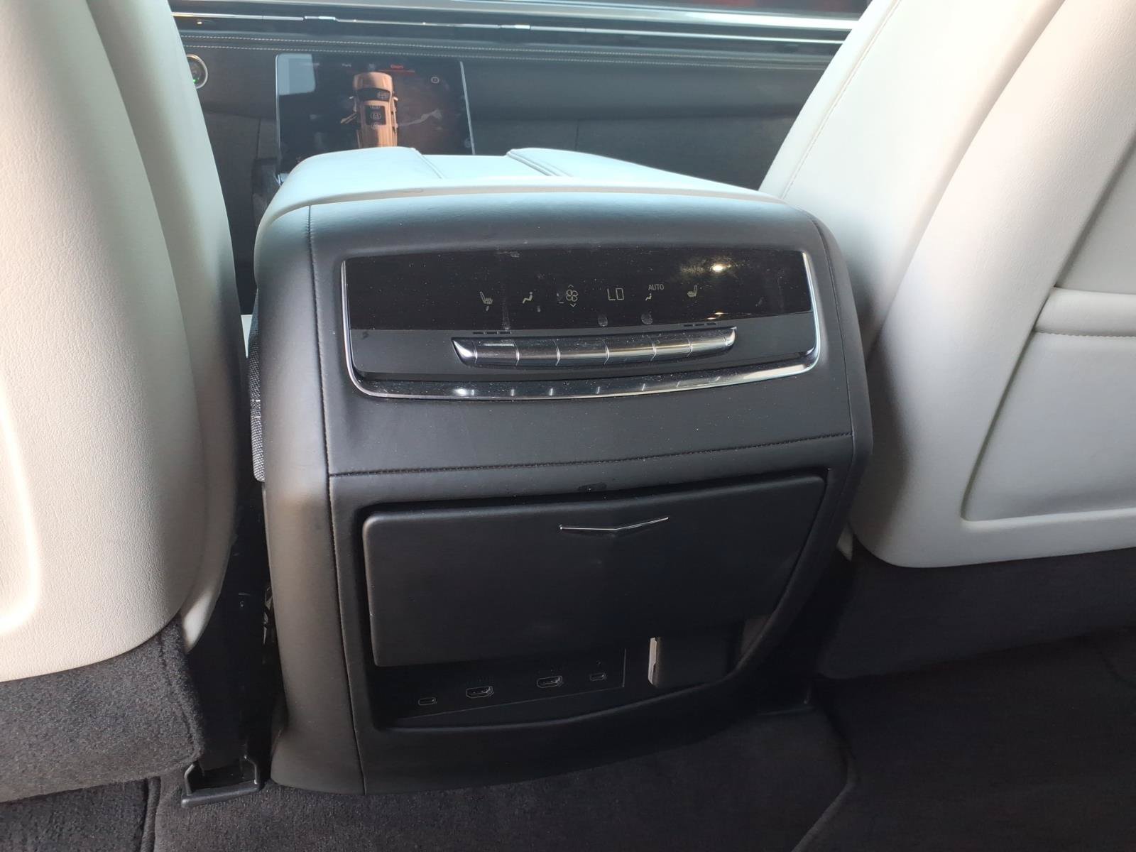Used 2025 Cadillac Escalade V w/ LPO, ONYX Package AWD/4WD image 19