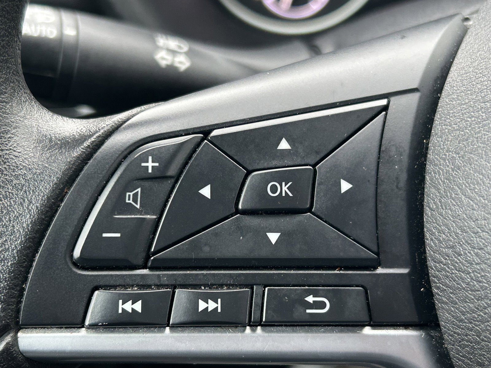 Used 2023 Nissan Sentra SV image 22