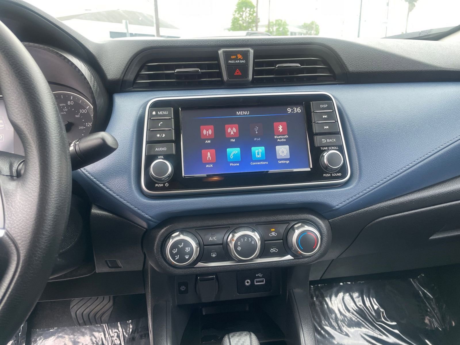 Used 2025 Nissan Versa SV image 17