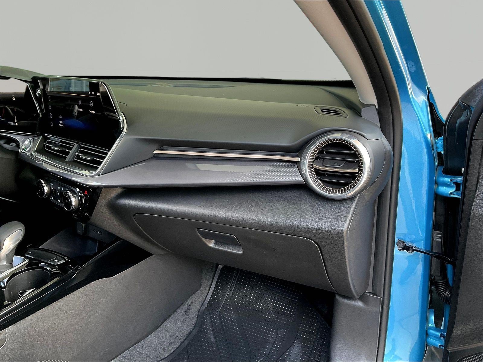 Used 2025 Chevrolet Trax ACTIV FWD image 25