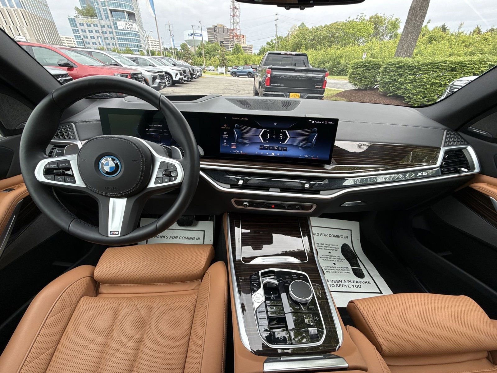 Used 2025 BMW X5 xDrive50e w/ M Sport Package AWD/4WD image 23