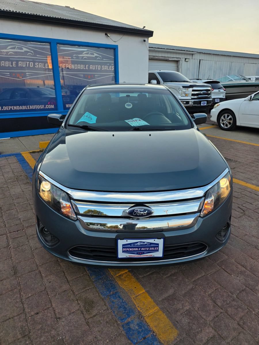 Used 2012 Ford Fusion SE FWD image 2