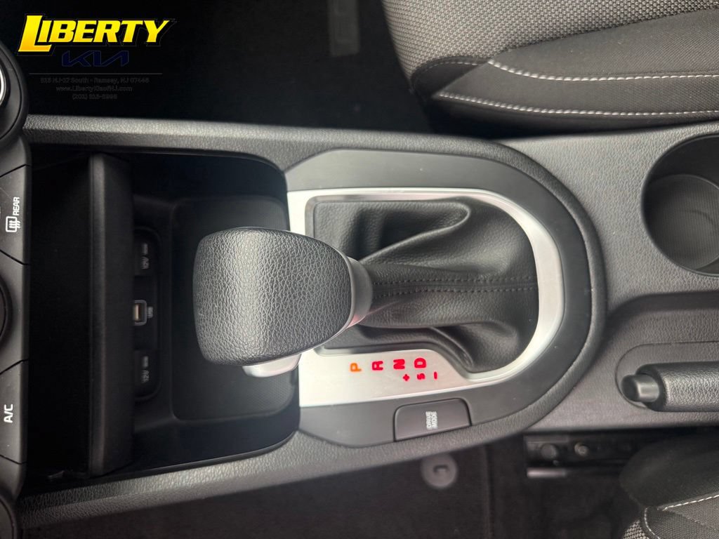Used 2022 Kia Forte LXS FWD image 14