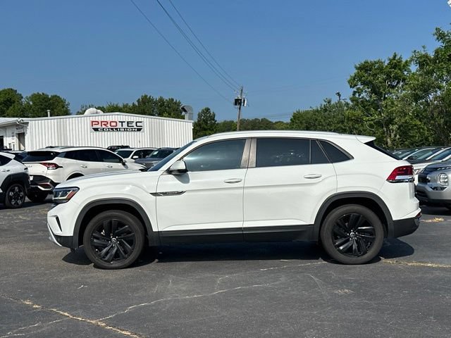 Used 2023 Volkswagen Atlas Cross Sport SE FWD image 2