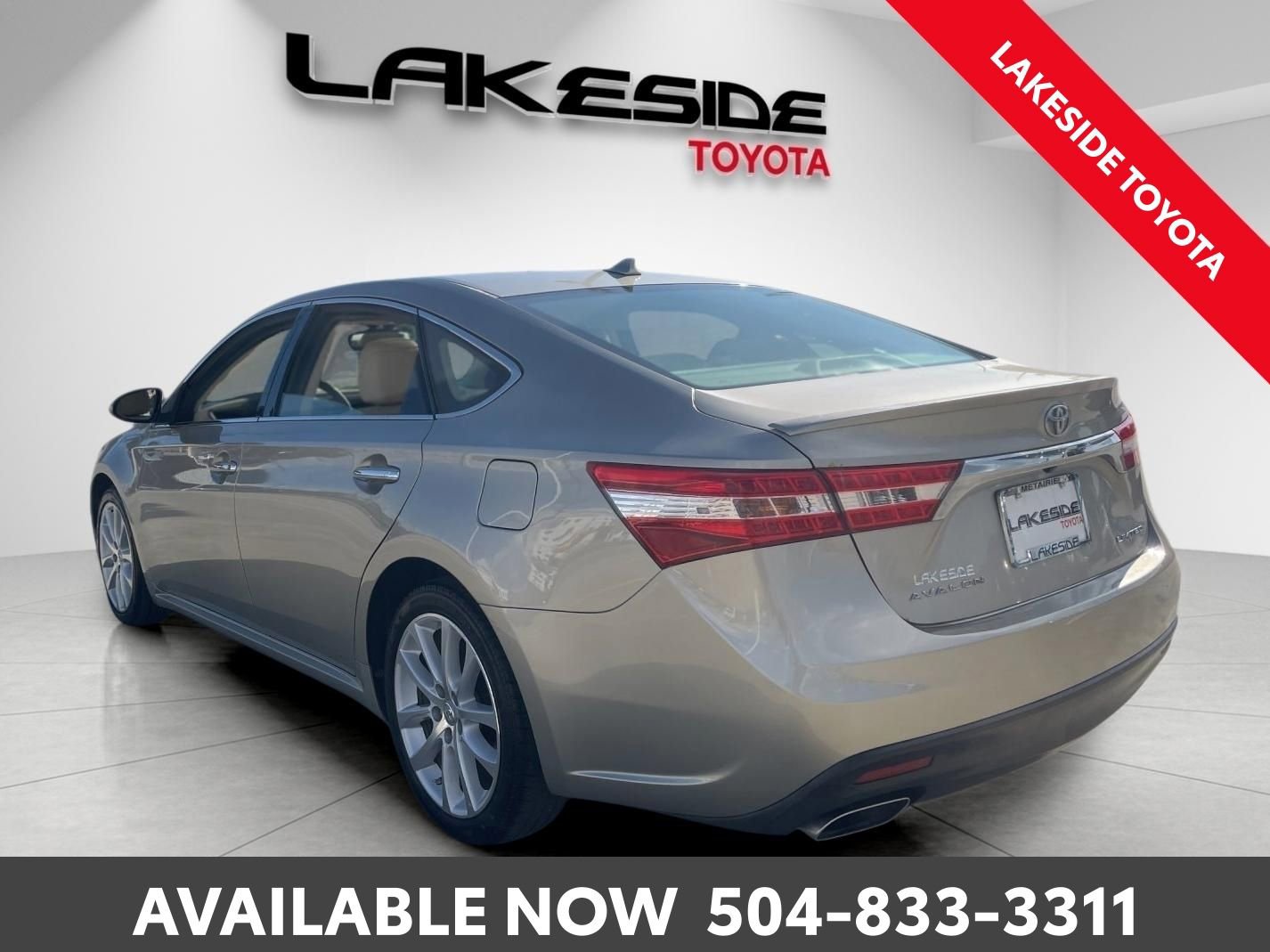 Used 2015 Toyota Avalon Limited w/ Technology Package image 4