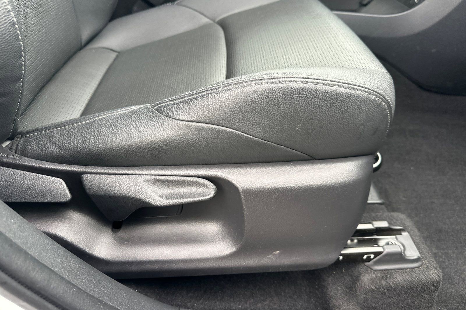 Used 2023 Toyota bZ4X Limited image 24