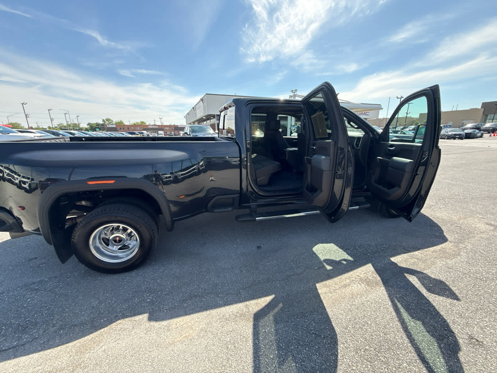 Used 2020 GMC Sierra 3500 Denali w/ Denali Ultimate Package AWD/4WD image 26
