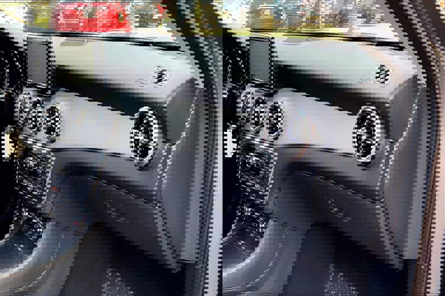 Used 2015 Mercedes-Benz GLA 250 4MATIC image 17