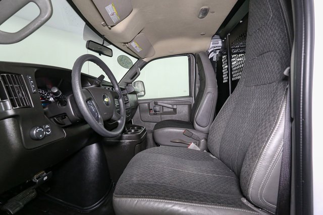 Used 2024 Chevrolet Express 2500 image 29