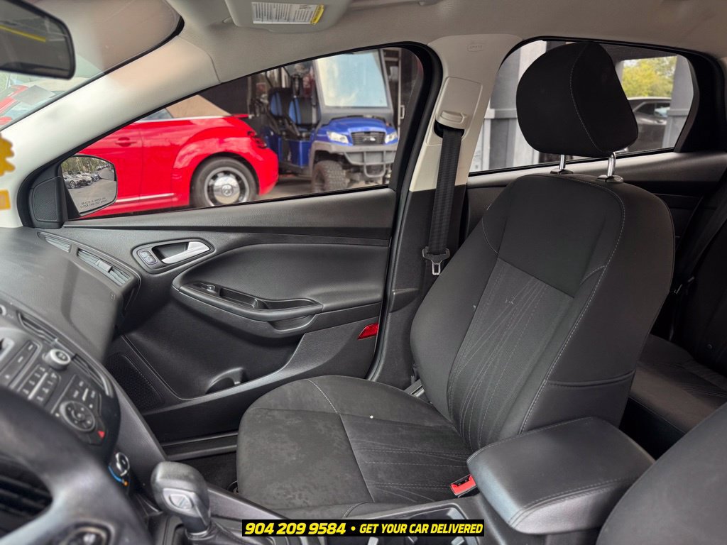Used 2017 Ford Focus SE FWD image 14