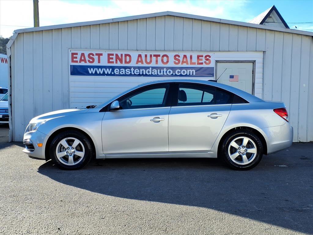 Used 2016 Chevrolet Cruze LT image 2