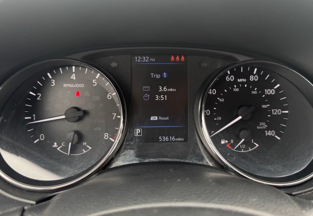 Used 2022 Nissan Rogue Sport SV AWD/4WD image 23