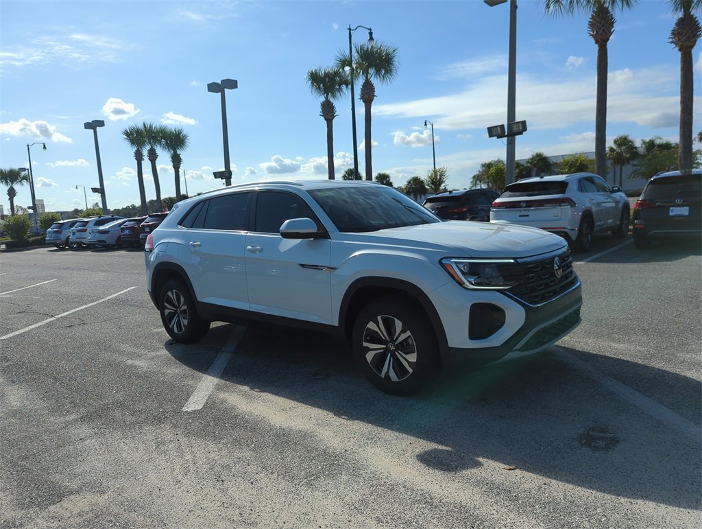 New 2026 Volkswagen Atlas Cross Sport SE image 2