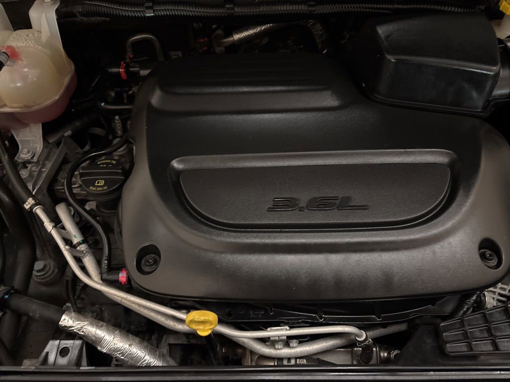 Used 2023 Chrysler Pacifica Touring-L image 21