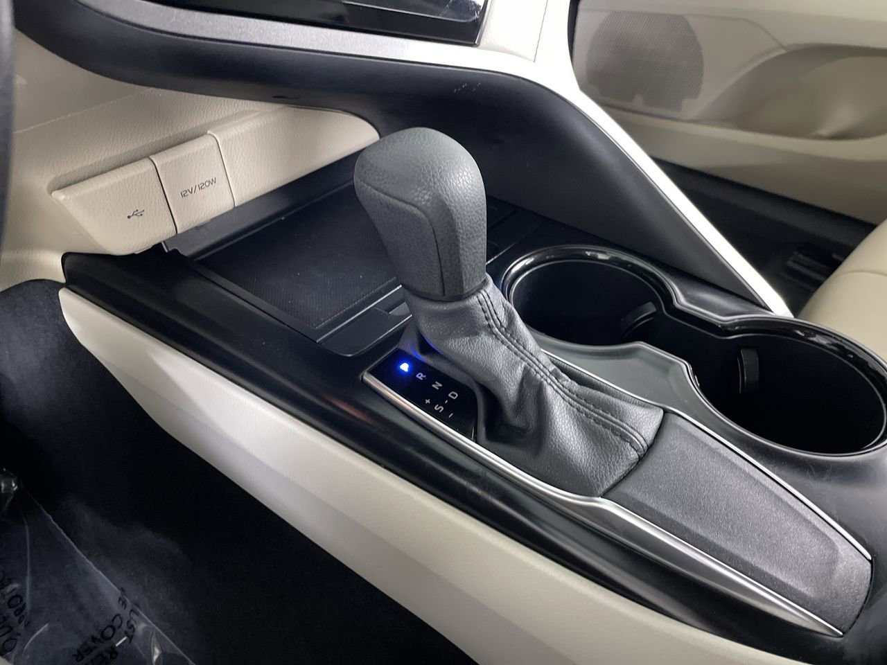 Used 2020 Toyota Camry LE FWD image 17