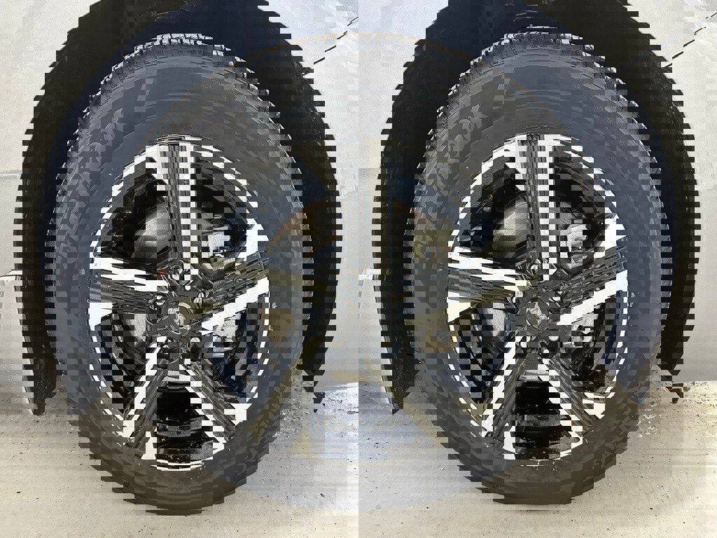 Used 2025 Nissan Sentra SV image 58