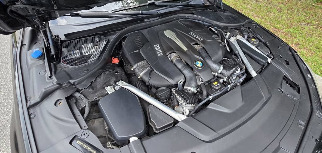 Used 2019 BMW 750i w/ Executive Package RWD image 24