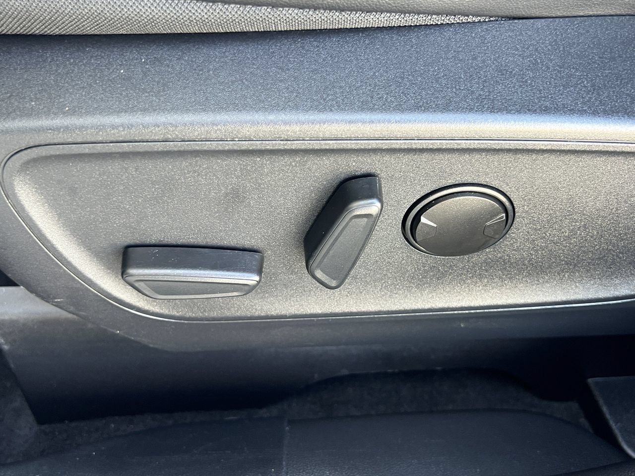 Used 2025 Ford Escape ST-Line w/ Equipment Group 301A FWD image 21