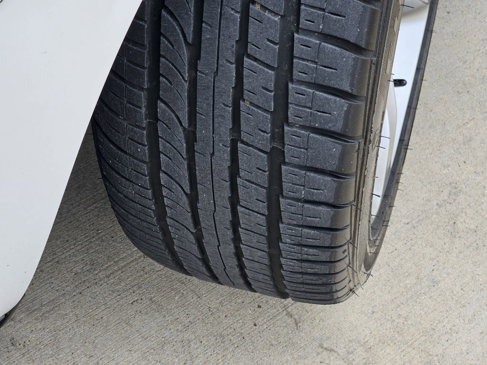 Used 2018 Dodge Challenger R/T RWD image 13