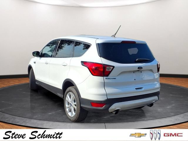 Used 2019 Ford Escape SE FWD video 3