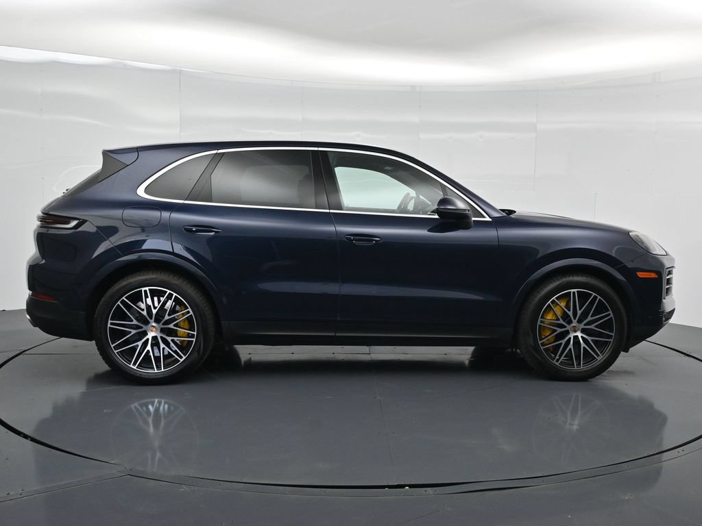Certified 2025 Porsche Cayenne S AWD/4WD image 8