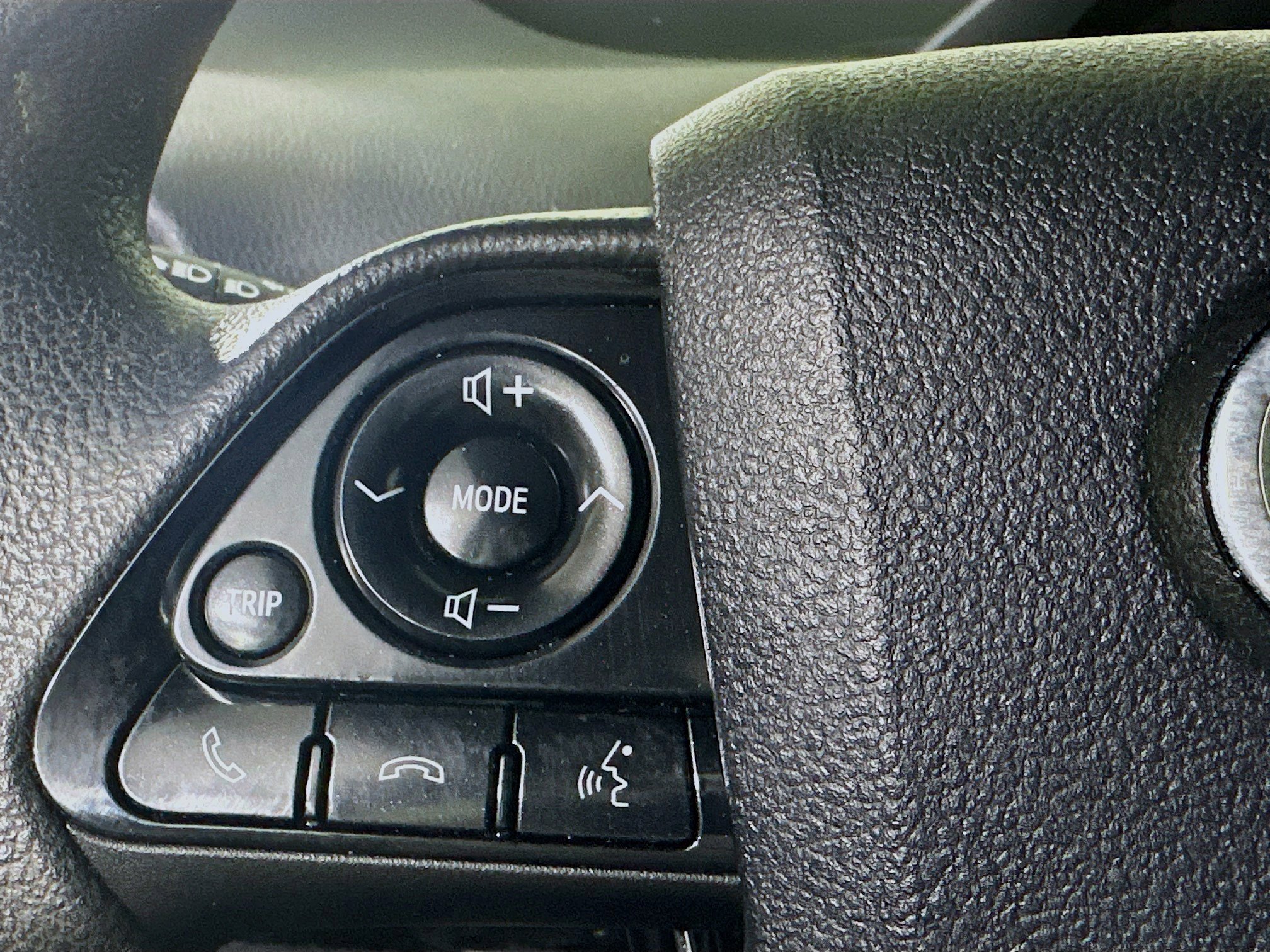 Used 2022 Toyota Prius L Eco image 16