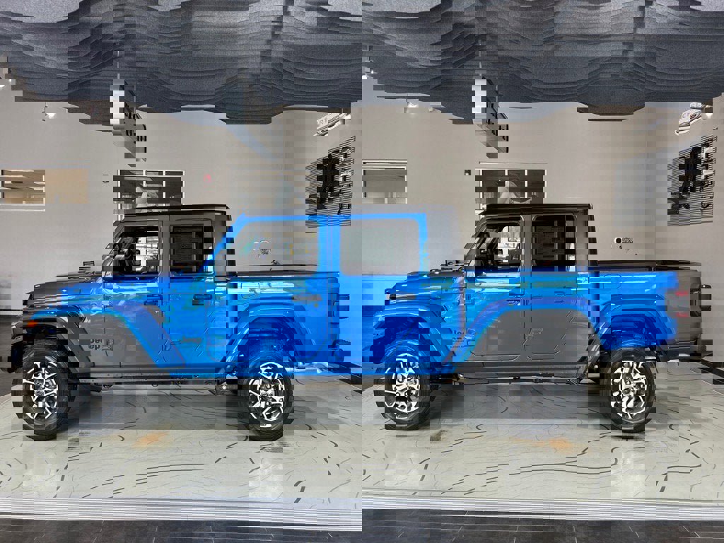 New 2025 Jeep Gladiator Sport image 2