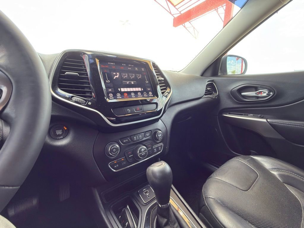 Used 2019 Jeep Cherokee Limited FWD image 14