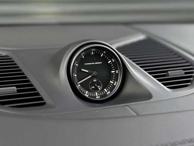 Used 2025 Porsche Cayenne Turbo image 27