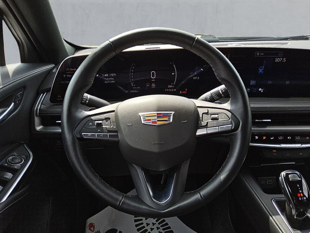 Used 2025 Cadillac XT4 Premium Luxury image 12