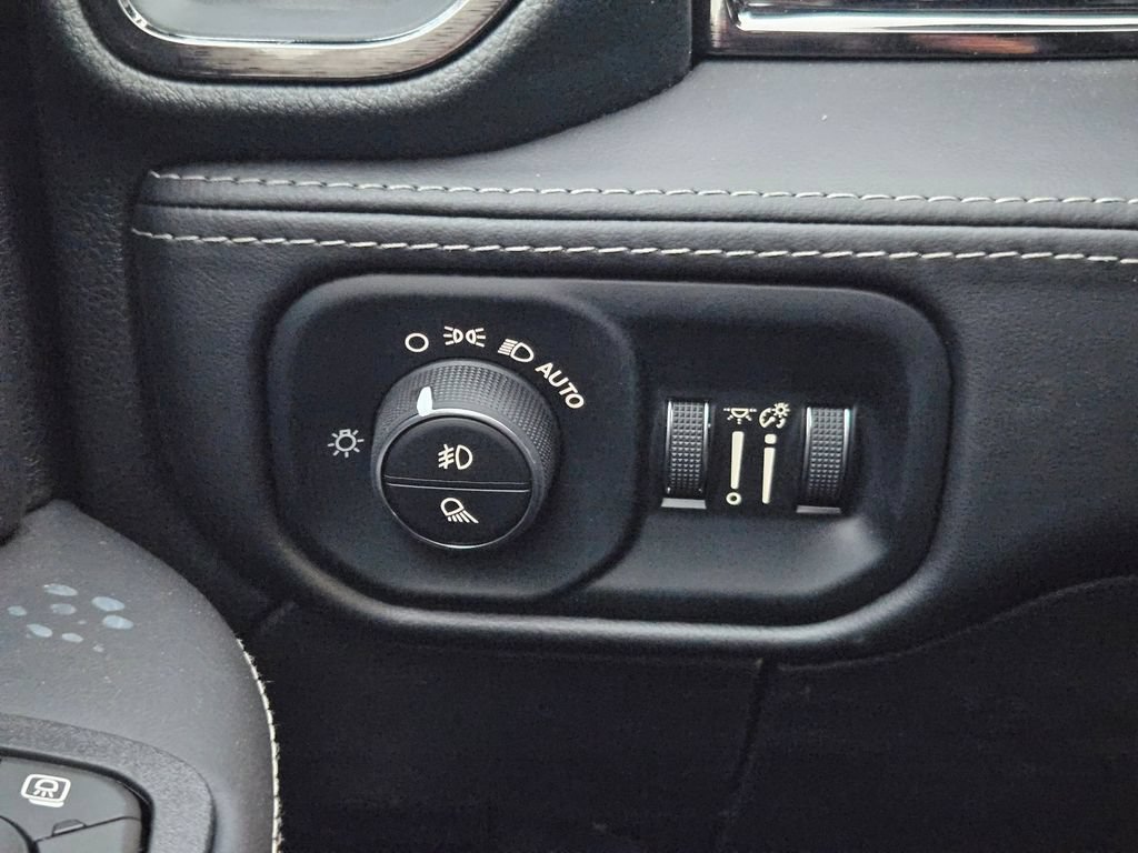 New 2026 RAM 3500 Limited AWD/4WD image 21