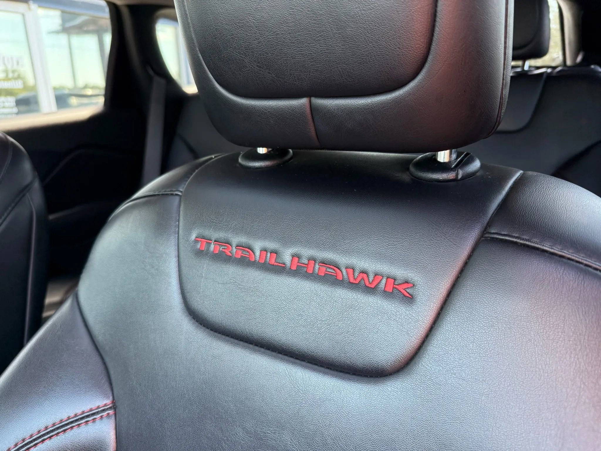 Used 2019 Jeep Cherokee Trailhawk w/ Comfort/Convenience Group image 12