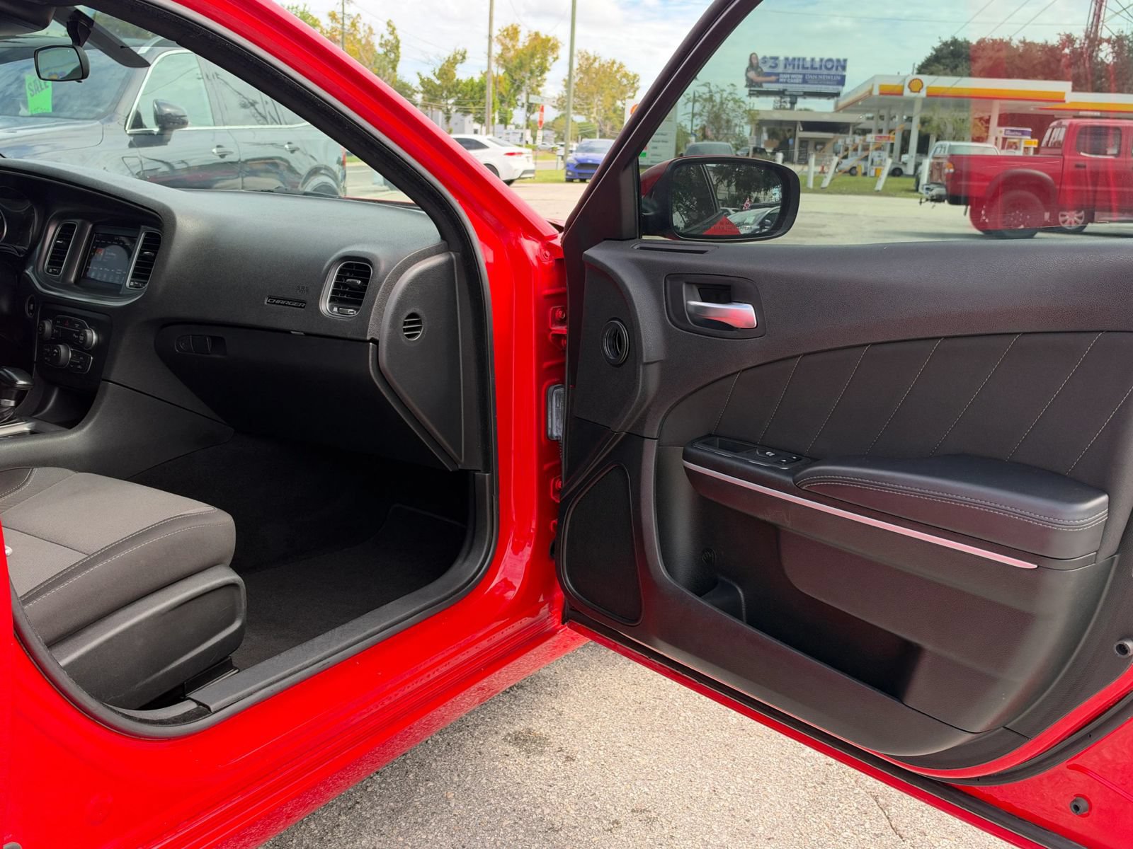 Used 2022 Dodge Charger SXT RWD image 20