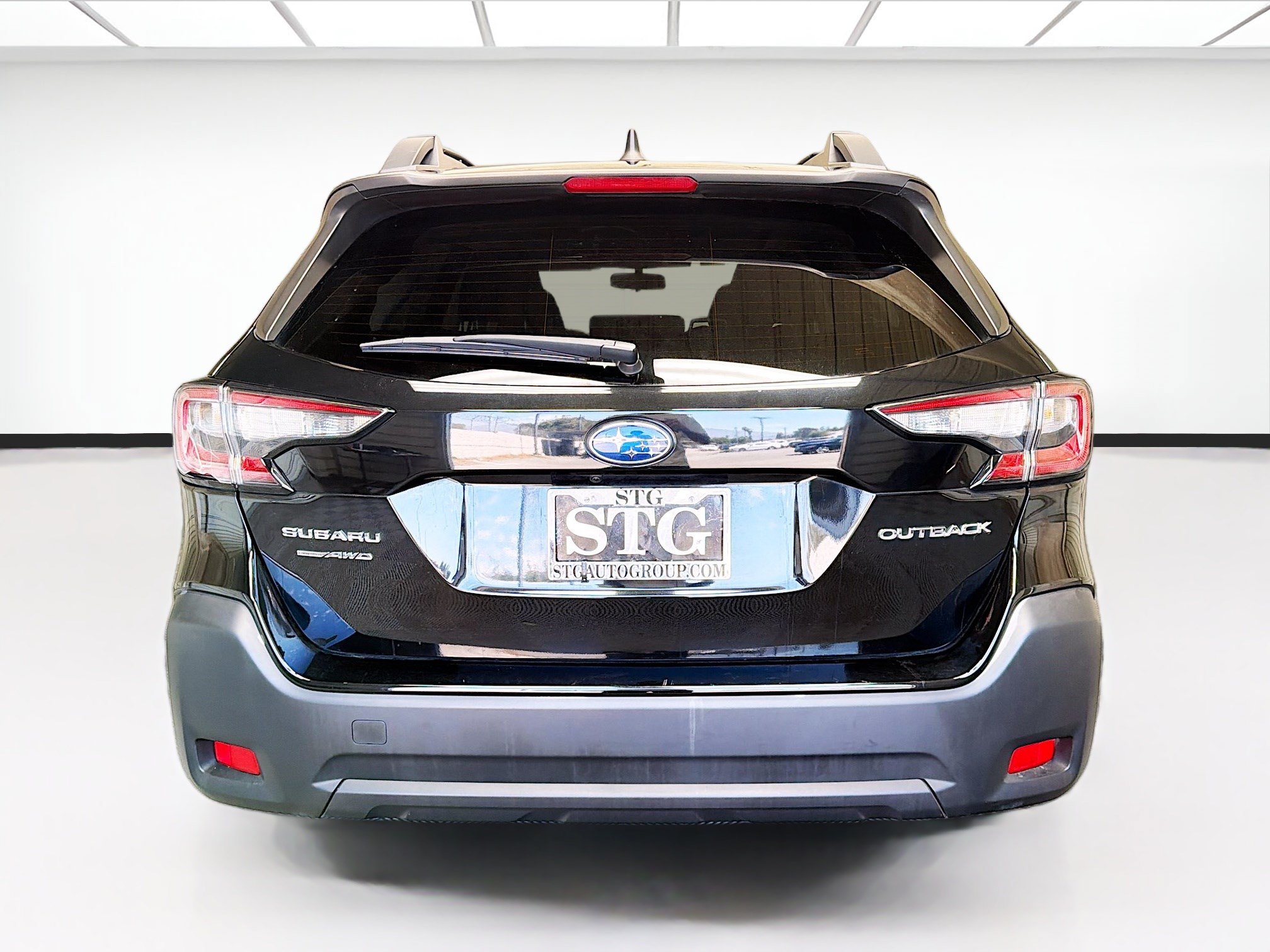 Used 2023 Subaru Outback Premium AWD/4WD image 5