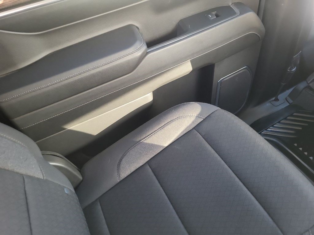 Used 2024 Chevrolet Silverado 1500 LT AWD/4WD image 15