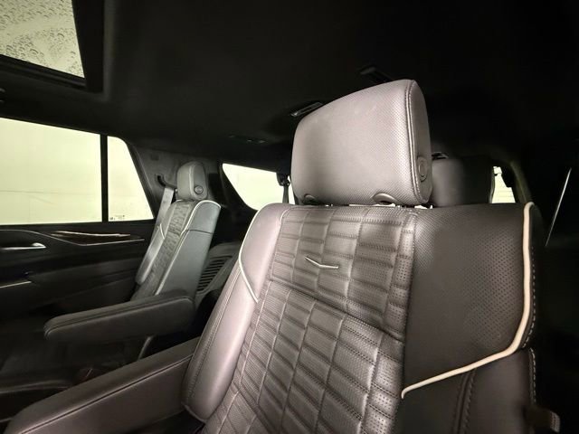 Certified 2024 Cadillac Escalade Sport Platinum w/ LPO, ONYX Package AWD/4WD image 30