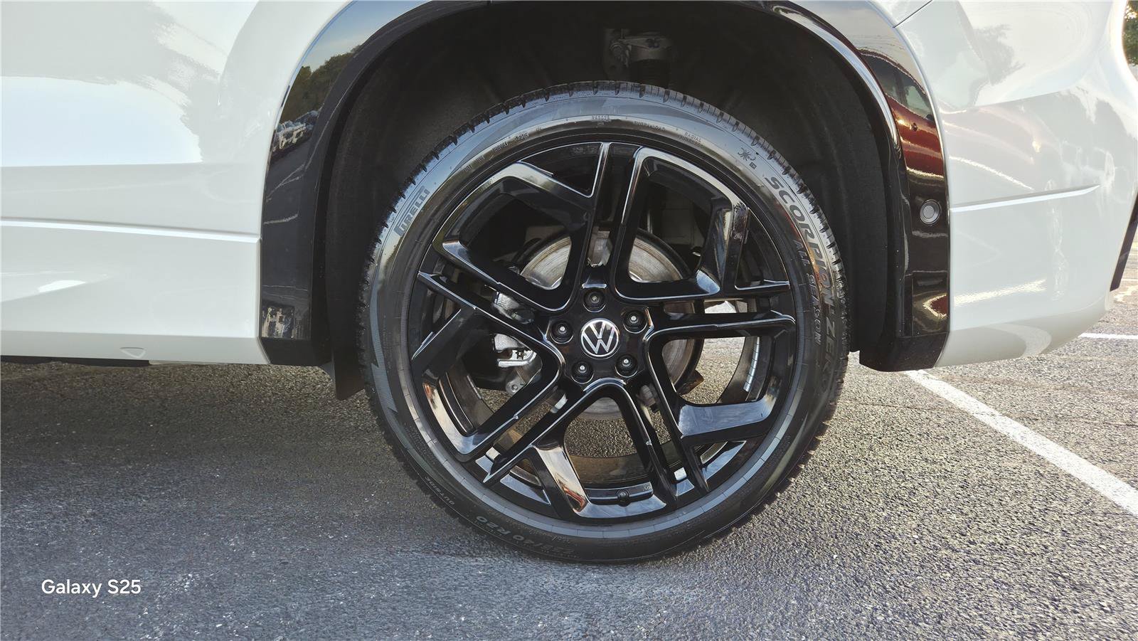 New 2026 Volkswagen Tiguan SE R-Line AWD/4WD image 10