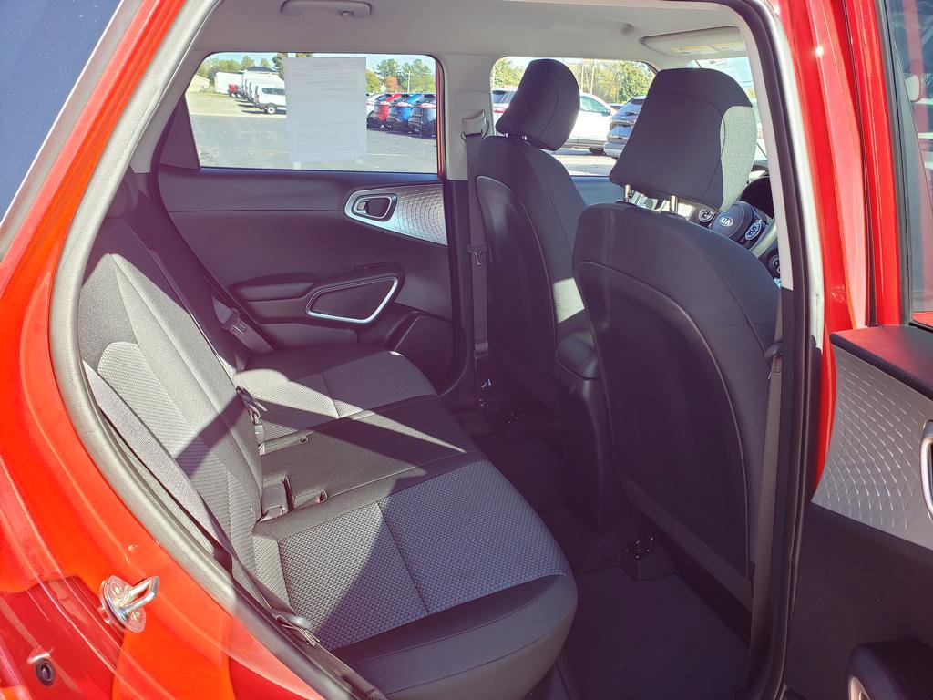 Used 2020 Kia Soul LX image 17
