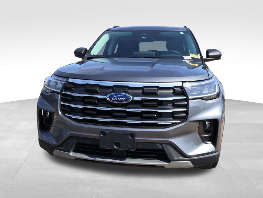 Used 2025 Ford Explorer Active w/ Active Comfort Package AWD/4WD image 4