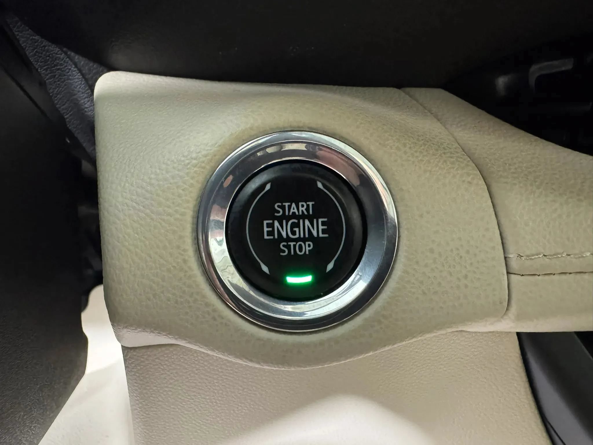 Used 2023 Buick Envision Avenir AWD/4WD image 17