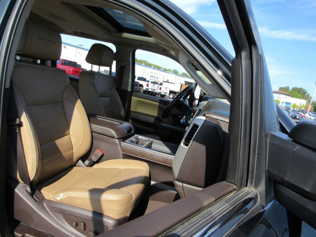 Certified 2019 GMC Sierra 2500 Denali w/ Duramax Plus Package AWD/4WD image 27