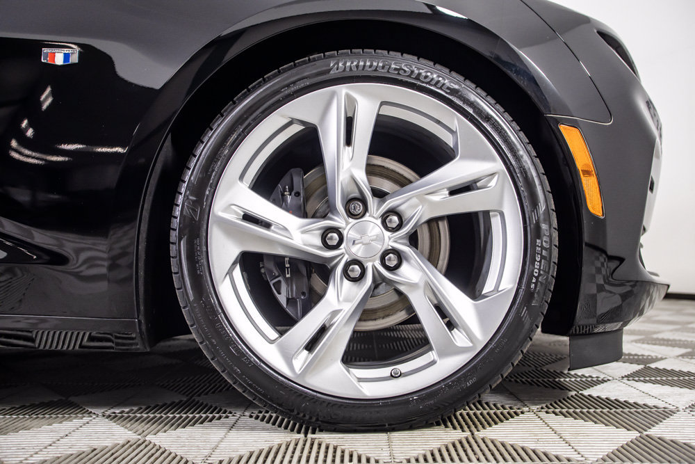 Used 2021 Chevrolet Camaro SS RWD image 40