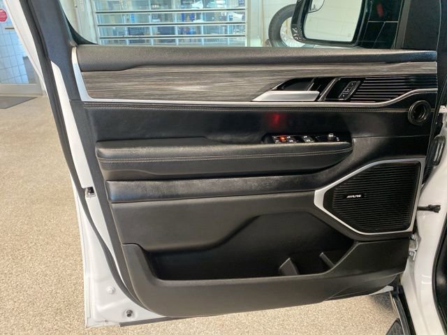 Used 2024 Jeep Wagoneer Series II AWD/4WD image 28