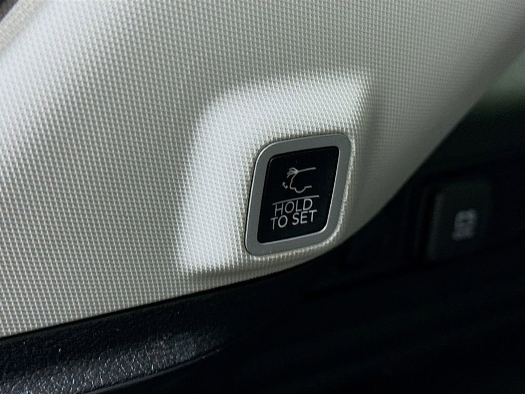 Used 2022 Jeep Grand Cherokee Limited 4xe w/ Luxury Tech Group II image 30