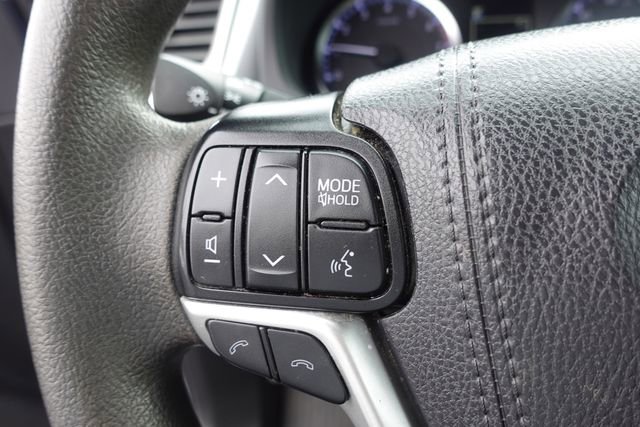 Certified 2019 Toyota Highlander LE FWD image 16