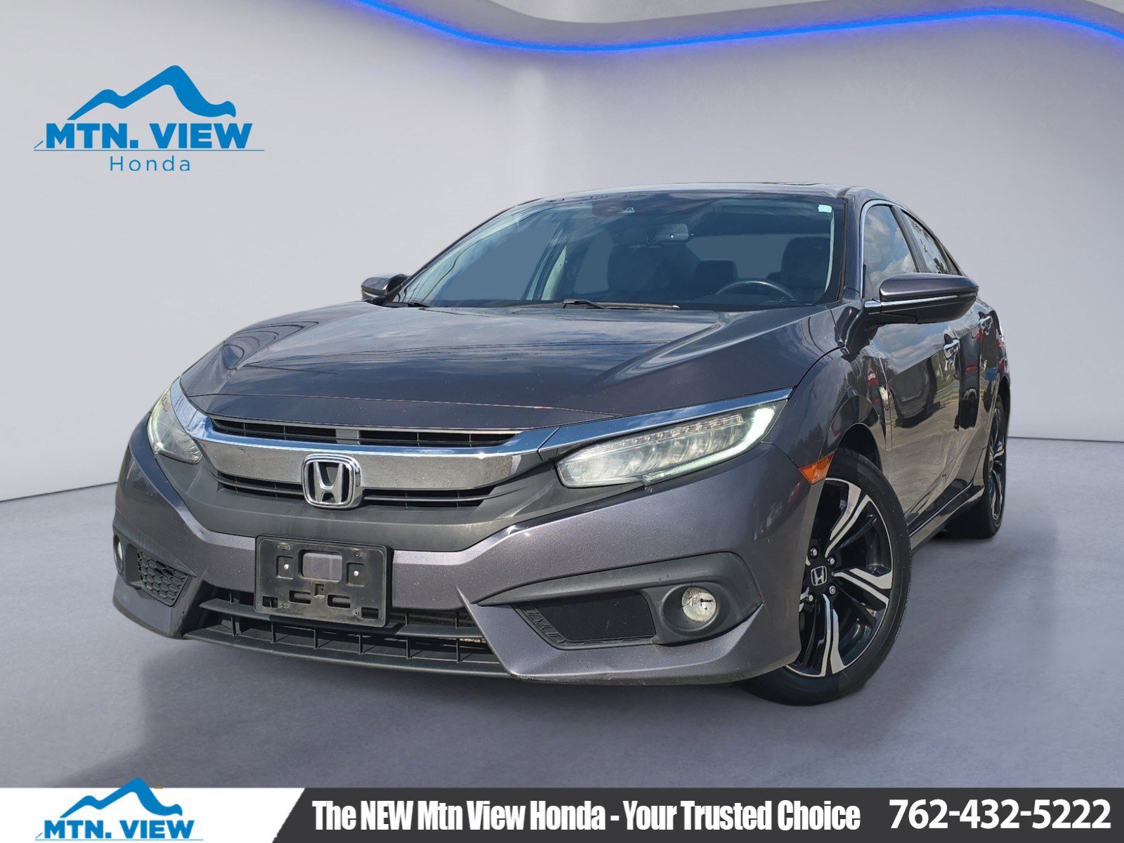 Used 2017 Honda Civic Touring image 1