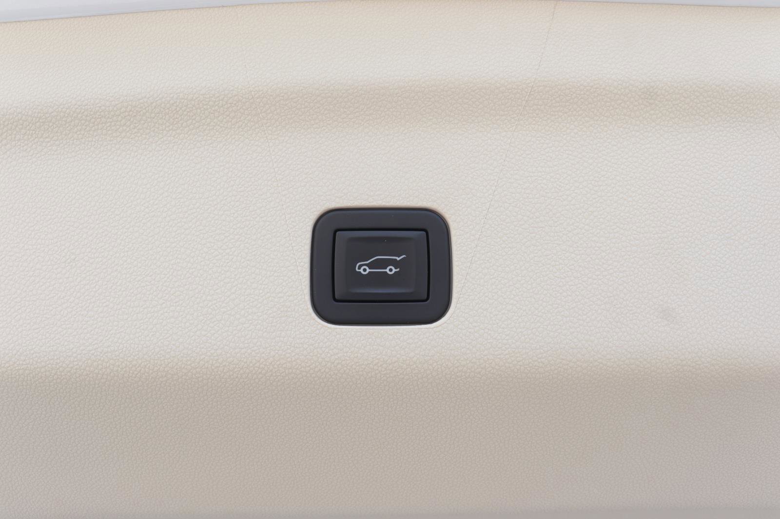 Used 2025 Cadillac Escalade Sport Platinum w/ LPO, Floor Liner Package AWD/4WD image 20