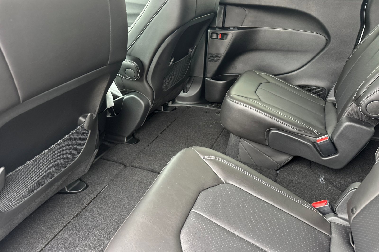 New 2026 Chrysler Voyager LX image 11