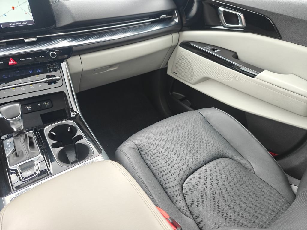 Used 2022 Kia Carnival SX Prestige image 15